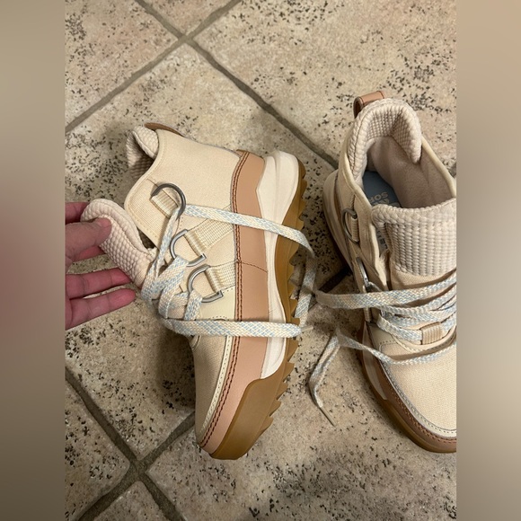 SOREL Women's Out 'N About RMX Chukka Boots sz 8 - Picture 3 of 9